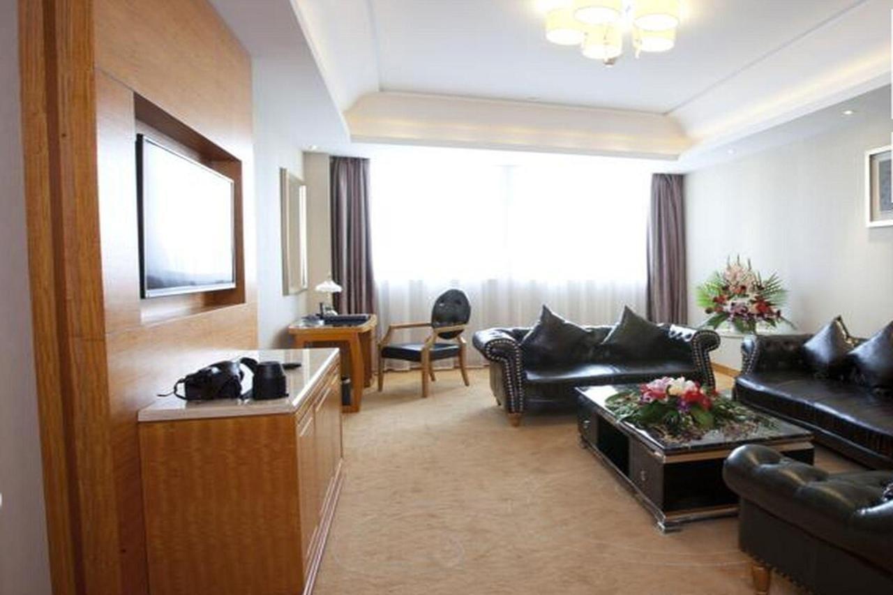 Friend Hotel Shanghai Exterior photo