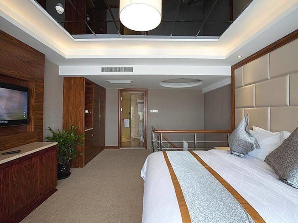 Friend Hotel Shanghai Exterior photo