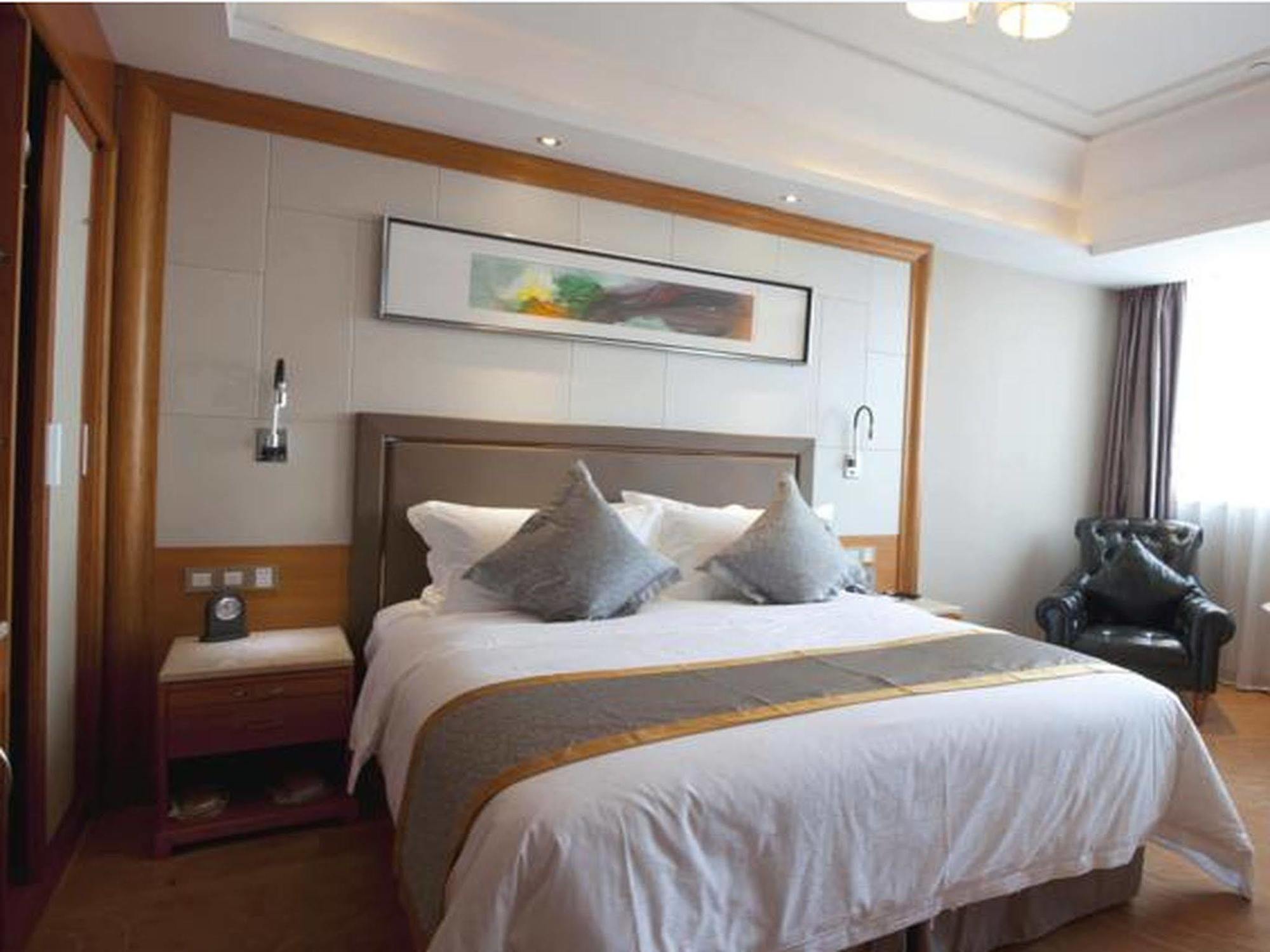 Friend Hotel Shanghai Exterior photo