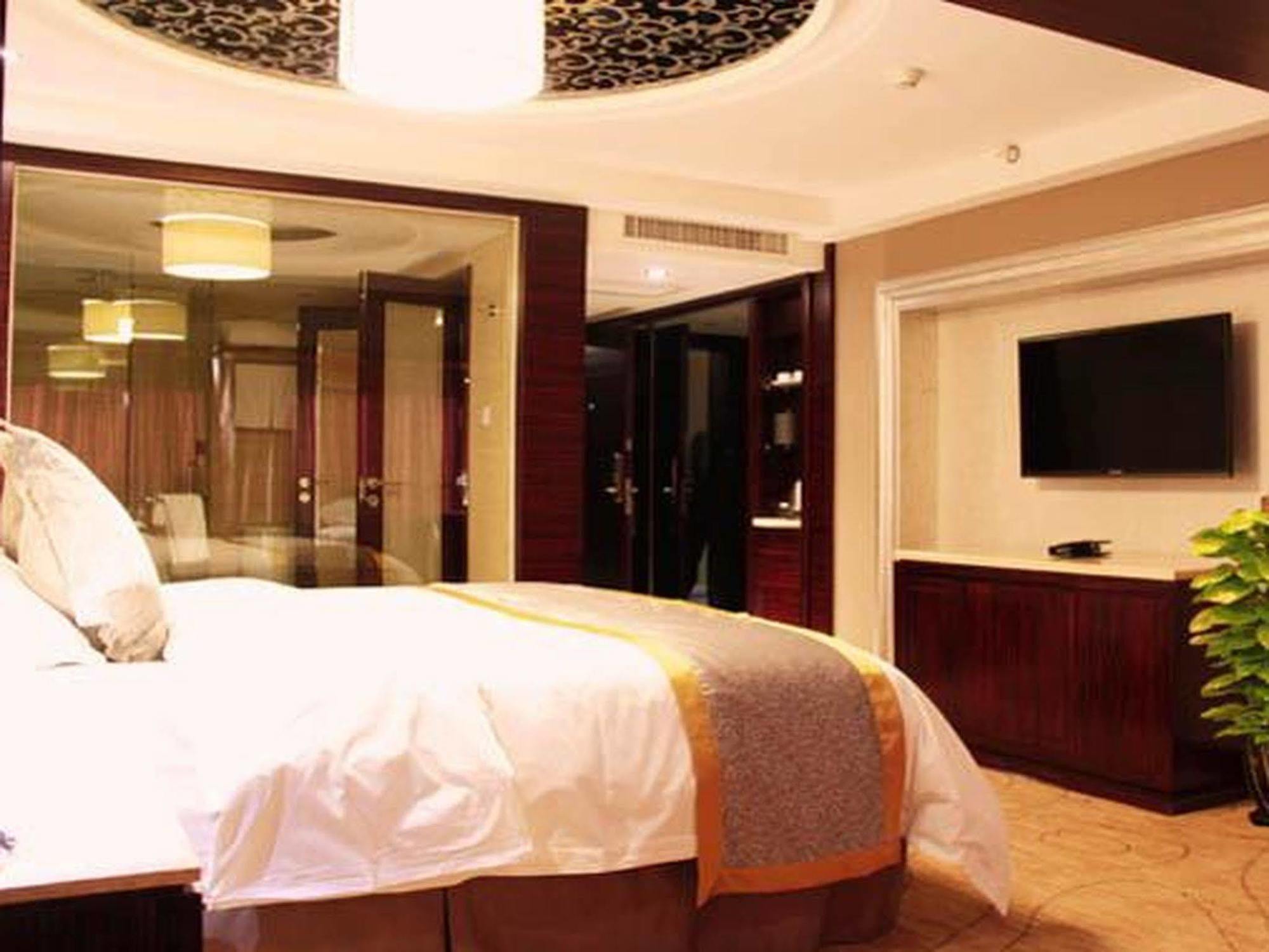 Friend Hotel Shanghai Exterior photo