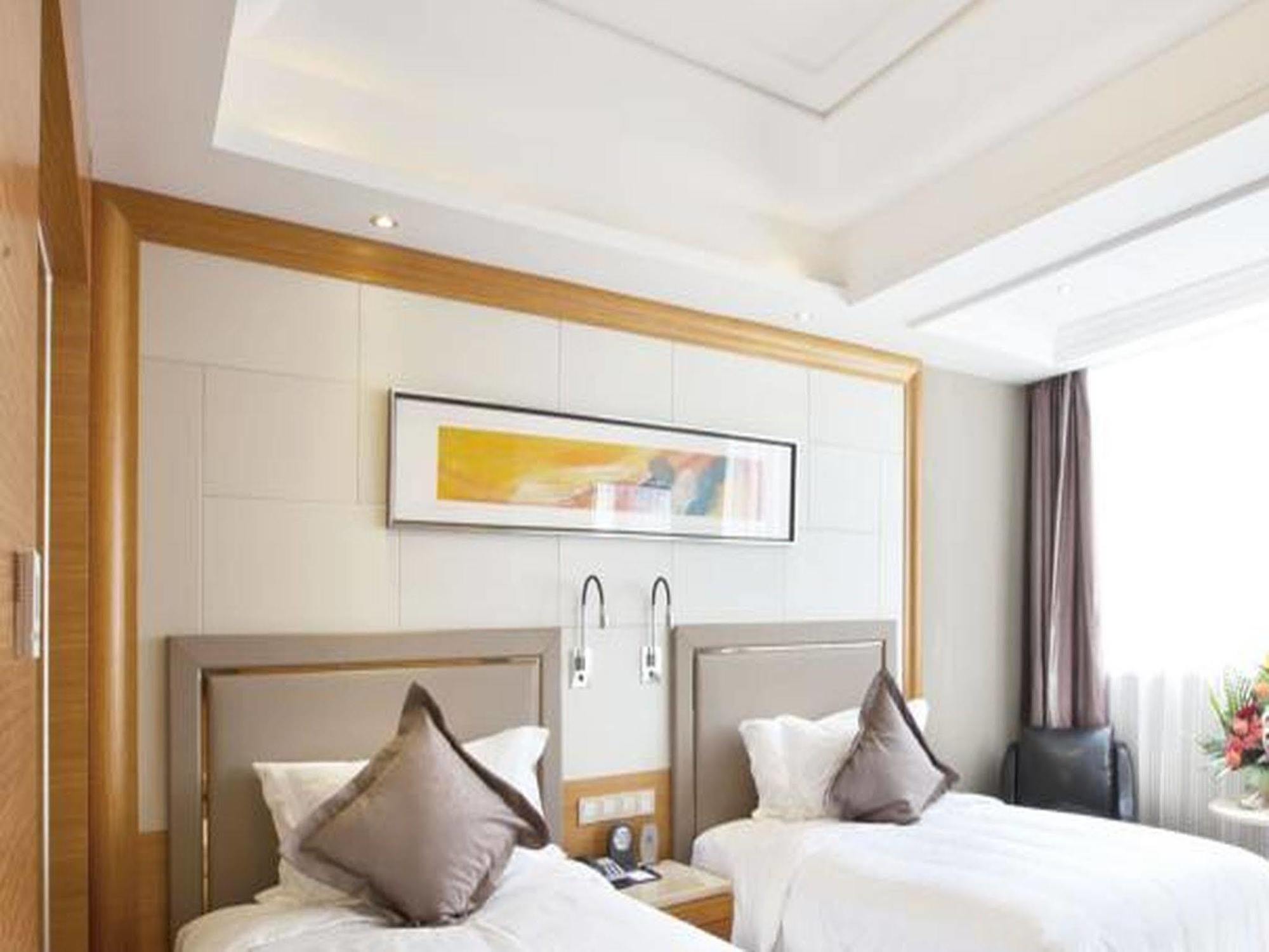 Friend Hotel Shanghai Exterior photo
